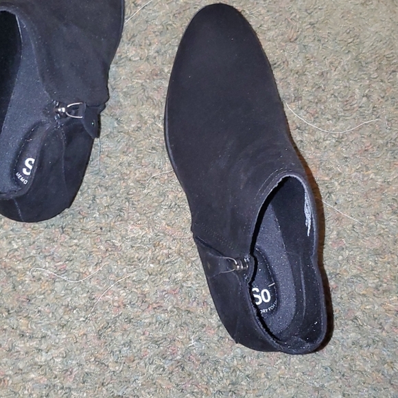 Boots - Picture 3 of 3